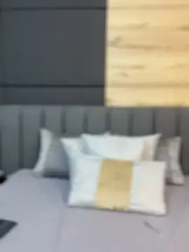 ValerieHilton online show from 10, 2, 2025