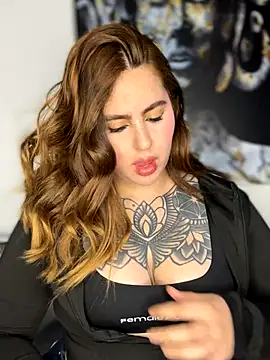 ValerieHilton online show from 1, 10, 2025