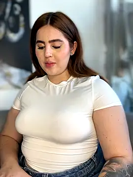 ValerieHilton online show from 6, 10, 2025