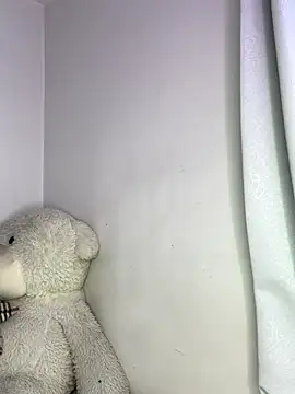 ValerieHilton online show from 27, 11, 2025