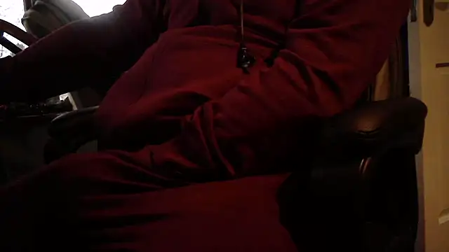 Snapshot of IrishCock30 chatting on 18, 12, 2025 IrishCock30 online show from 18, 12, 2025