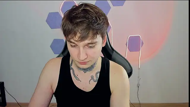 Chris Tyson online show from 4, 12, 2024