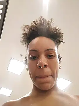 Snapshot of Julia_Pretinha chatting on 10, 10, 2025 Julia Pretinha online show from 10, 10, 2025