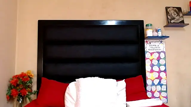 LongPussyLipsxx online show from 17, 3, 2025