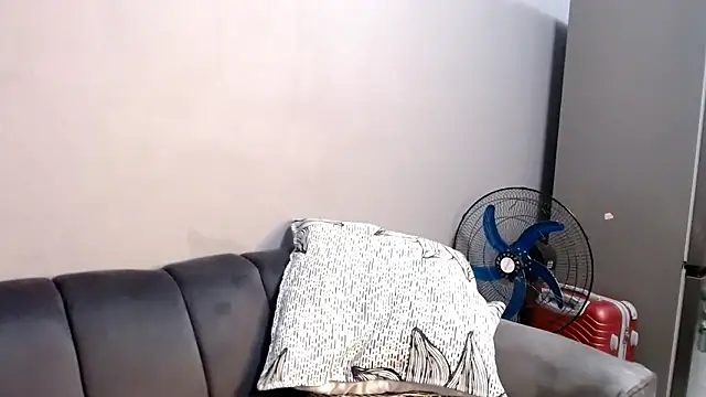 LongPussyLipsxx online show from 12, 10, 2025