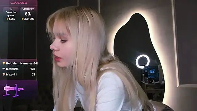 Britney Lynch online show from 5, 3, 2025