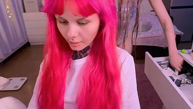 Britney Lynch online show from 28, 11, 2025