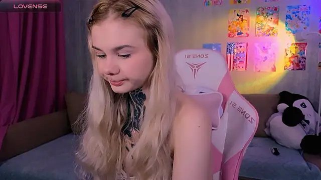 Britney Lynch online show from 4, 3, 2026