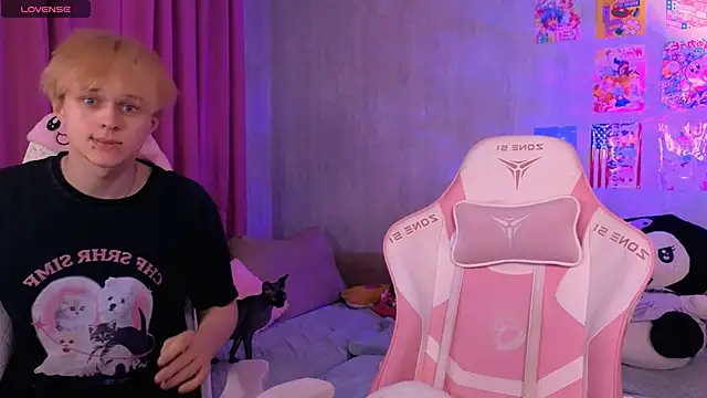 Britney Lynch online show from 9, 3, 2026