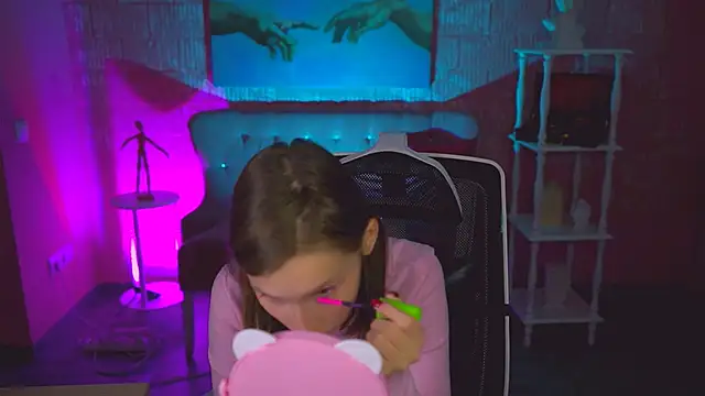 EllaHorton online show from 11, 11, 2025