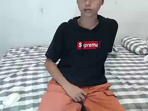 Asiantwink21 online show from 11, 1, 2026