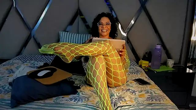 paula daniela1 online show from 9, 3, 2025