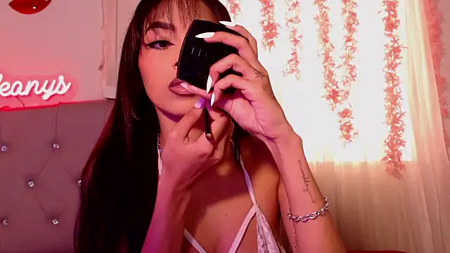 Alleanys Cristal online show from 14, 9, 2025