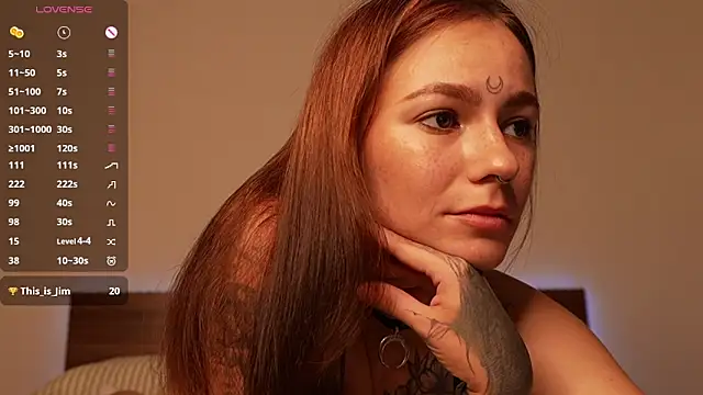 Snapshot of girl_with_snaketatto0 chatting on 8, 5, 2026 girl with snaketatto0 online show from 8, 5, 2026