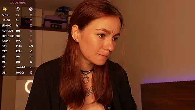 Snapshot of girl_with_snaketatto0 chatting on 12, 5, 2026 girl with snaketatto0 online show from 12, 5, 2026