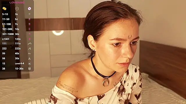 Snapshot of girl_with_snaketatto0 chatting on 5, 6, 2026 girl with snaketatto0 online show from 5, 6, 2026