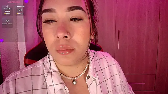 leahtemptation3 online show from 3, 12, 2025