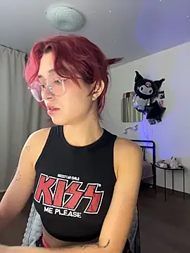 Evangeline Lawrence  online show from 11, 11, 2025