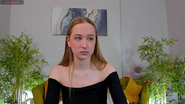 Snapshot of Sweett_Monica chatting on 18, 2, 2026 Sweett Monica online show from 18, 2, 2026