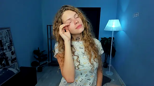 Snapshot of RayaNenlia chatting on 22, 10, 2025 RayaNenlia online show from 22, 10, 2025