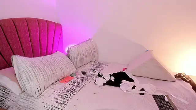 Melody bonnie online show from 6, 11, 2025