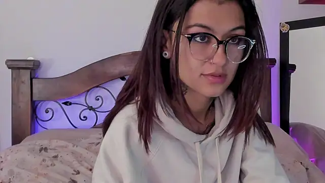 noemi foxxx online show from 24, 1, 2025