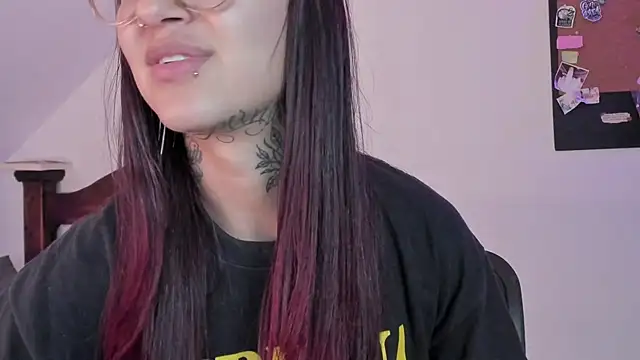 noemi foxxx online show from 22, 9, 2025