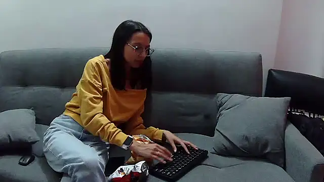 Katalleya jyj online show from 17, 2, 2025