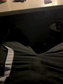 Snapshot of FrutenFratenR9 chatting on 1, 11, 2025 FrutenFratenR9 online show from 1, 11, 2025