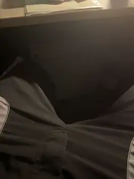 Snapshot of FrutenFratenR9 chatting on 1, 11, 2025 FrutenFratenR9 online show from 1, 11, 2025