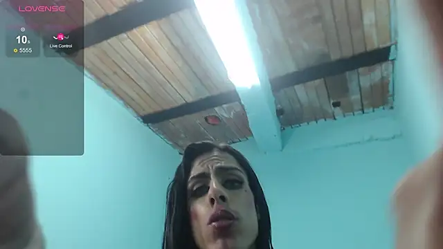 Aleja Nauthy online show from 9, 2, 2025