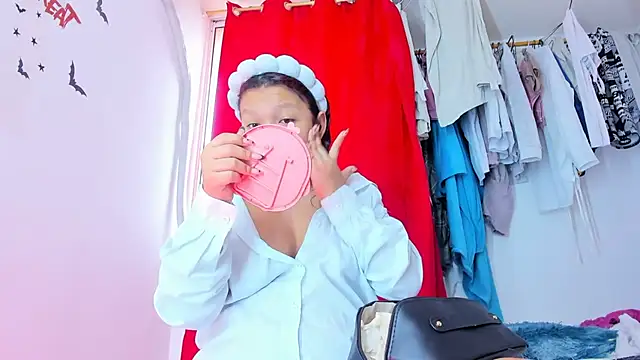 Emily Coper18 online show from 20, 11, 2025