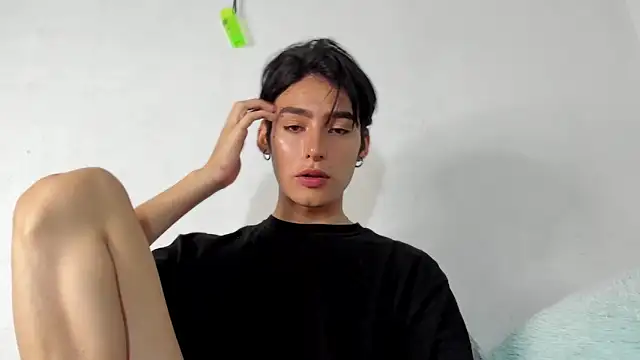 Snapshot of sebas_rose chatting on 4, 12, 2024 sebas rose online show from 4, 12, 2024