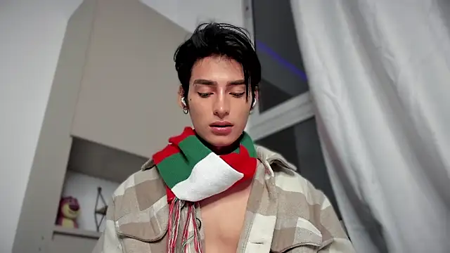 Snapshot of sebas_rose chatting on 19, 12, 2024 sebas rose online show from 19, 12, 2024