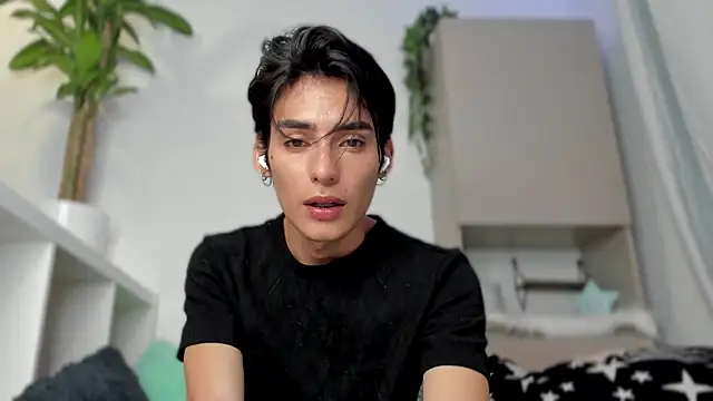 Snapshot of sebas_rose chatting on 8, 1, 2025 sebas rose online show from 8, 1, 2025