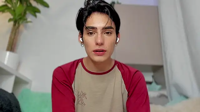 Snapshot of sebas_rose chatting on 10, 1, 2025 sebas rose online show from 10, 1, 2025