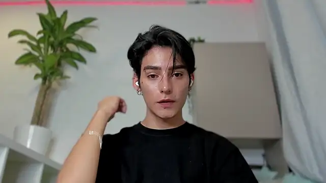 Snapshot of sebas_rose chatting on 12, 1, 2025 sebas rose online show from 12, 1, 2025