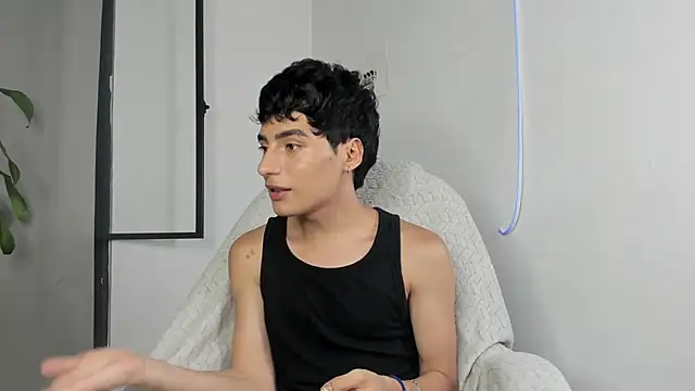 Snapshot of sebas_rose chatting on 30, 9, 2025 sebas rose online show from 30, 9, 2025