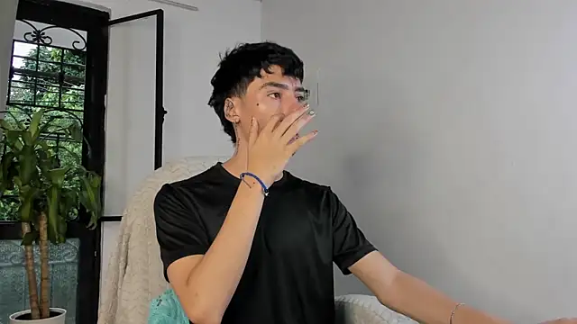 Snapshot of sebas_rose chatting on 17, 10, 2025 sebas rose online show from 17, 10, 2025