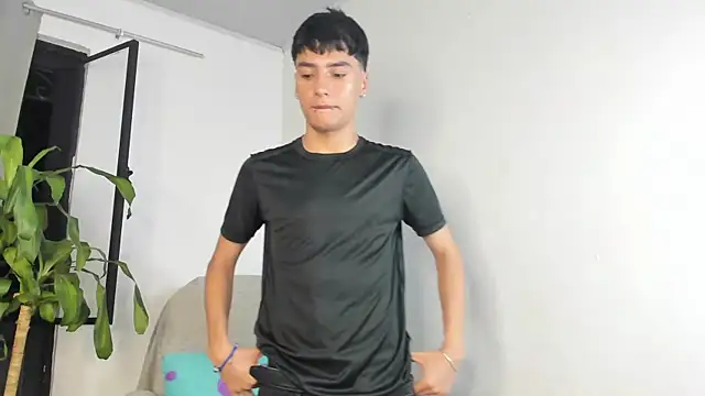 Snapshot of sebas_rose chatting on 19, 10, 2025 sebas rose online show from 19, 10, 2025