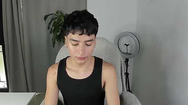 Snapshot of sebas_rose chatting on 22, 10, 2025 sebas rose online show from 22, 10, 2025