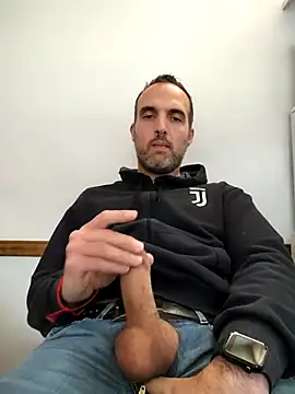 leon3875 online show from 15, 10, 2025