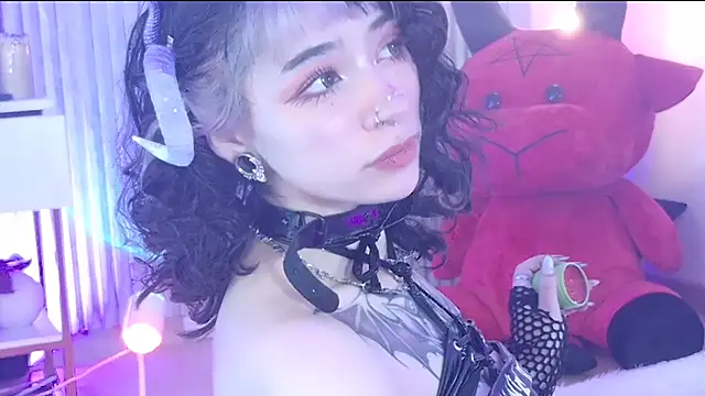 Snapshot of zephirahabney chatting on 25, 11, 2025 zephirahabney online show from 25, 11, 2025