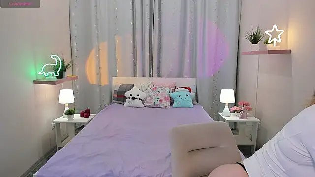 Snapshot of TiffanyBatson chatting on 5, 12, 2024 TiffanyBatson online show from 5, 12, 2024