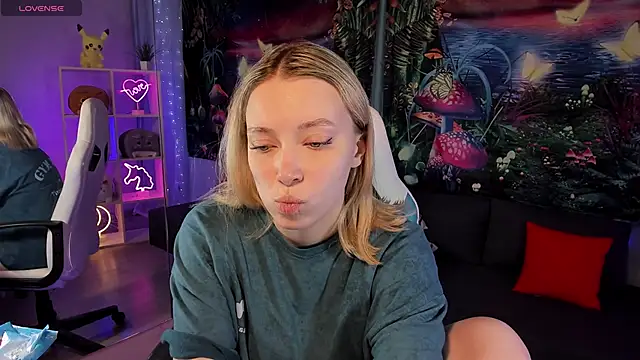 Snapshot of TiffanyBatson chatting on 19, 12, 2024 TiffanyBatson online show from 19, 12, 2024