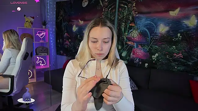 Snapshot of TiffanyBatson chatting on 21, 1, 2025 TiffanyBatson online show from 21, 1, 2025