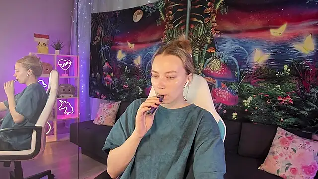 Snapshot of TiffanyBatson chatting on 6, 2, 2025 TiffanyBatson online show from 6, 2, 2025