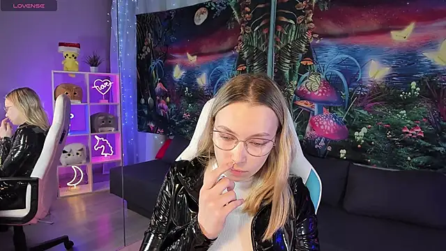 Snapshot of TiffanyBatson chatting on 23, 2, 2025 TiffanyBatson online show from 23, 2, 2025