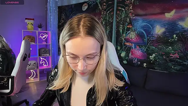 Snapshot of TiffanyBatson chatting on 23, 2, 2025 TiffanyBatson online show from 23, 2, 2025