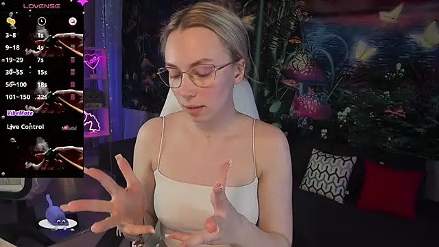 Snapshot of TiffanyBatson chatting on 10, 3, 2025 TiffanyBatson online show from 10, 3, 2025